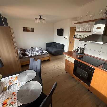 Apartman Losonci Nesvady- Pre 2 Osoby Studio Exterior photo