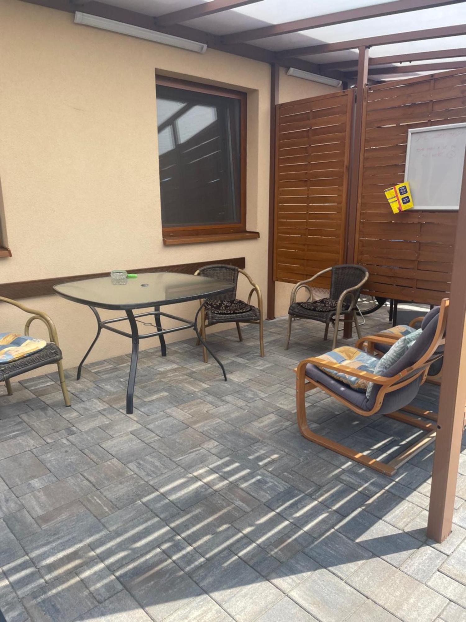 Apartman Losonci Nesvady- Pre 2 Osoby Studio Exterior photo