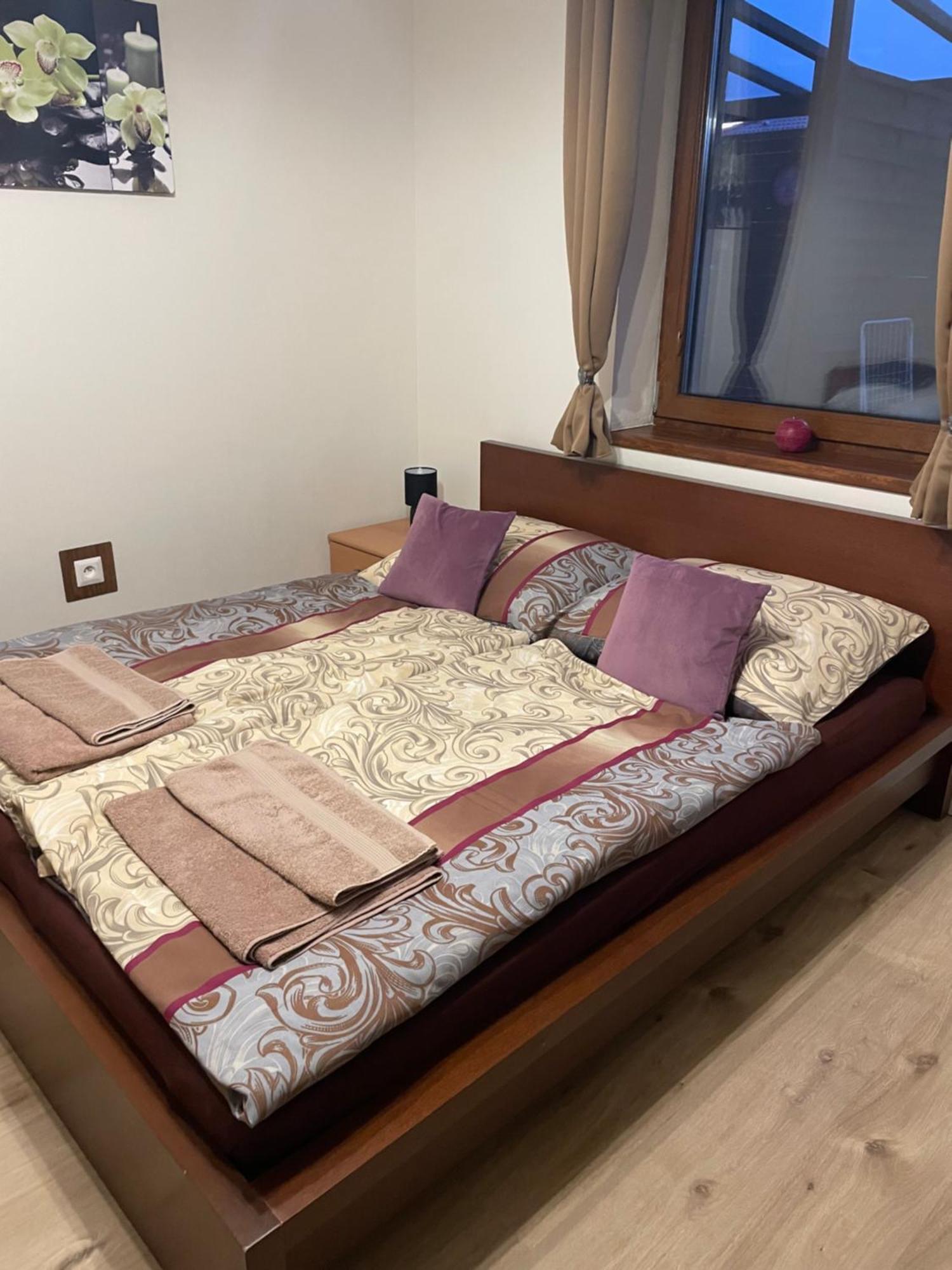 Apartman Losonci Nesvady- Pre 2 Osoby Studio Exterior photo